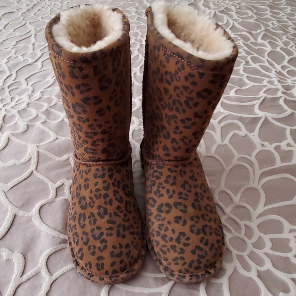 Bearpaw cheetah print boots